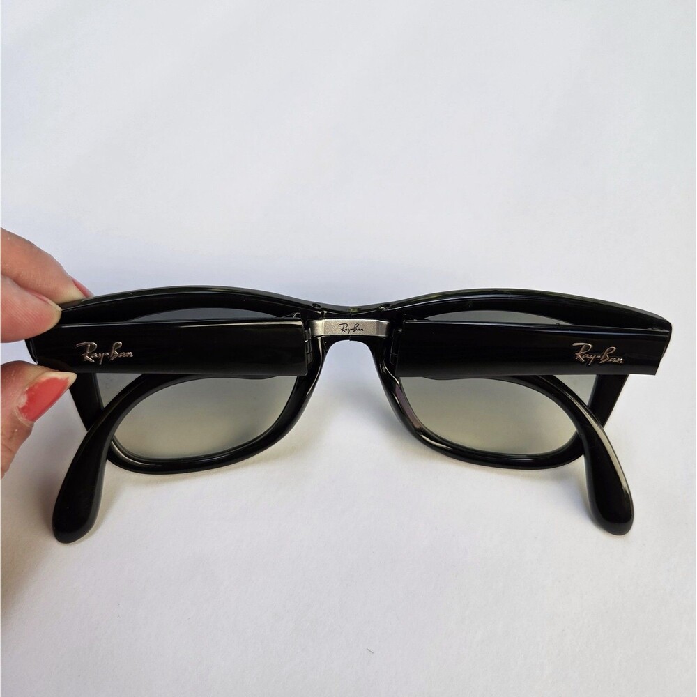 Ray-Ban Folding Wayfarer Classic Black/Light Grey Gradient RB4105 Sunglasses - Picture 6 of 11